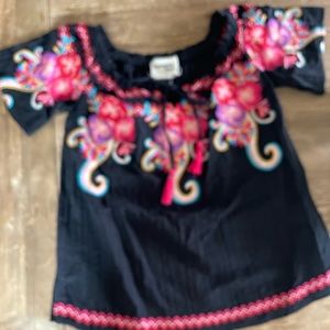 Savanna Jane Size Medium Off Shoulder top